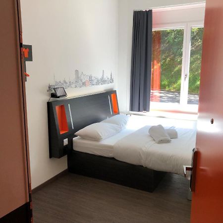 Easyhotel Zurich West Exteriér fotografie